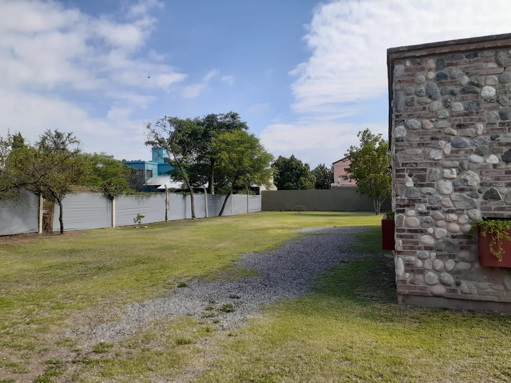 c9c1b9de-811f-499d-89b7-51d924eda8c1