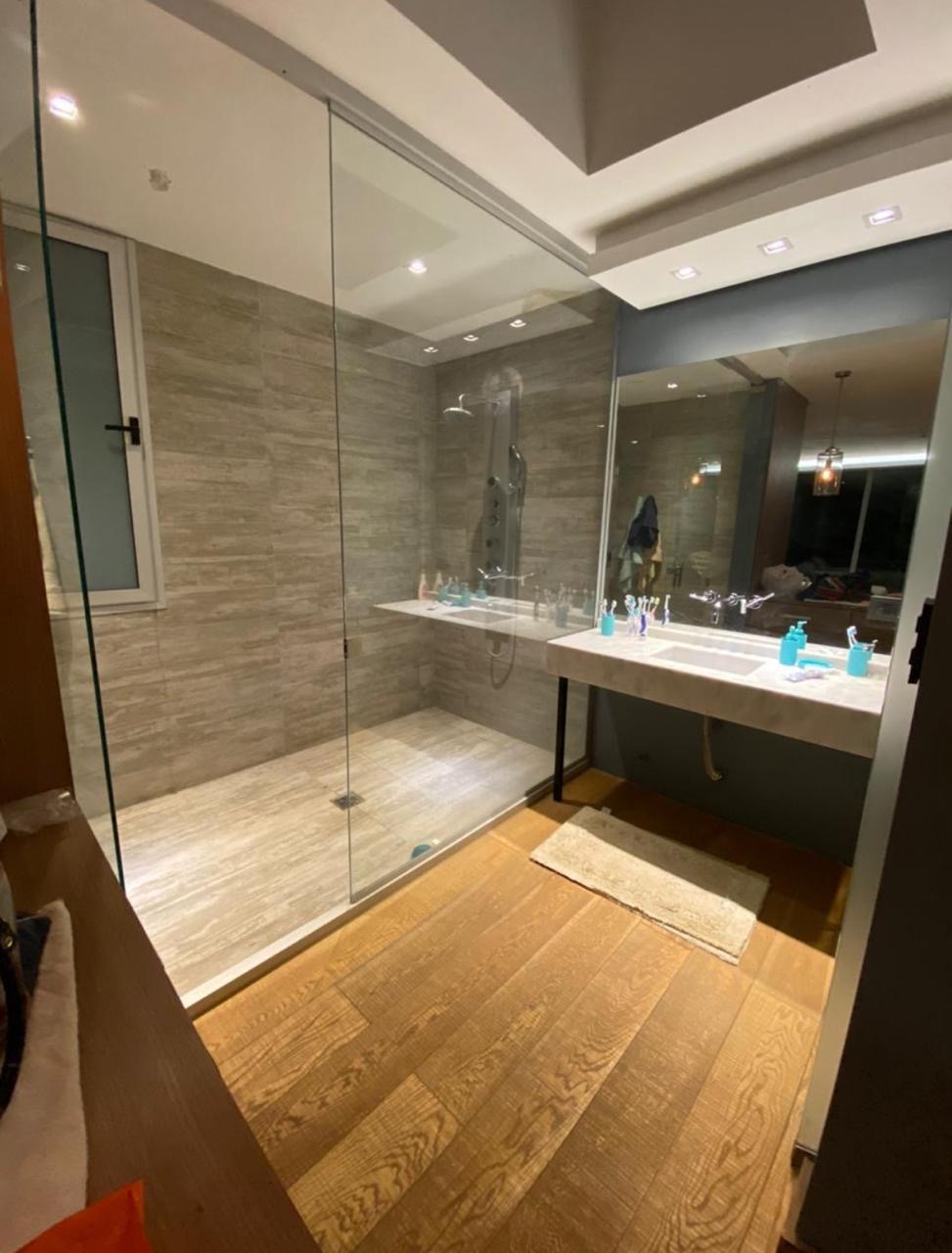 f3b9d07c-01ff-4f04-b2ed-584e0507bf6d